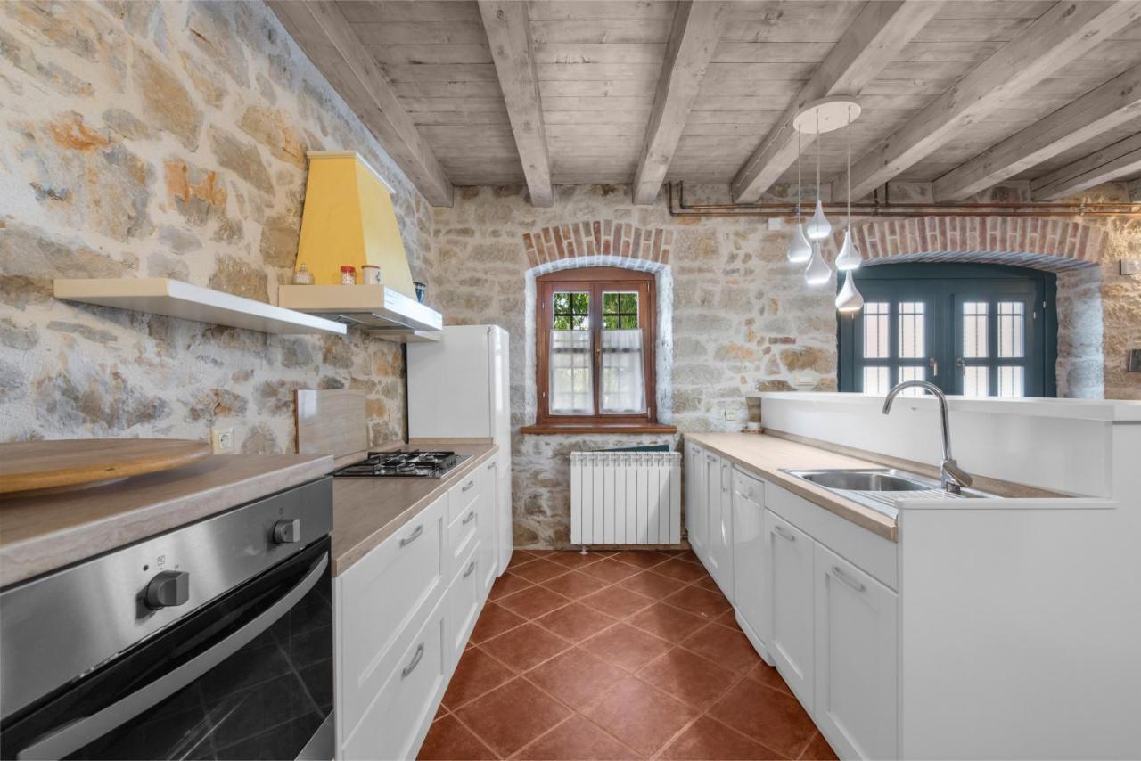 Villa Antonci-18, Pool, 3 Houses, Jacuzzi, Private Territory Antonci  Eksteriør bilde